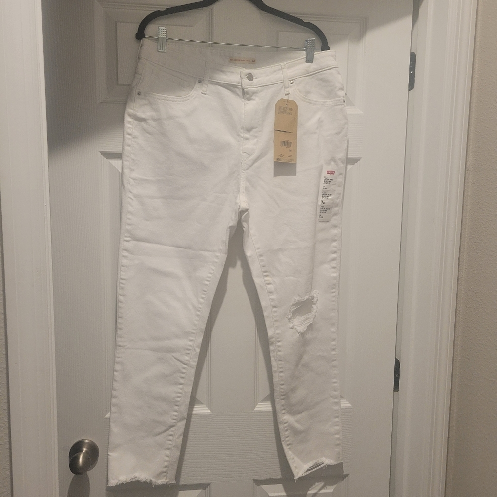 Women's Levi White Destressed Ankle Jeans Sz 16/ 33 waist, NWT